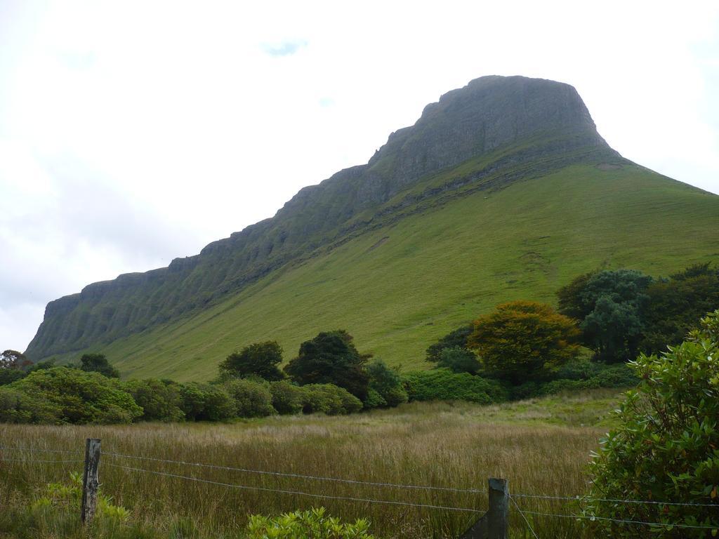 Beezies Self Catering Cottages Grange  Exteriör bild