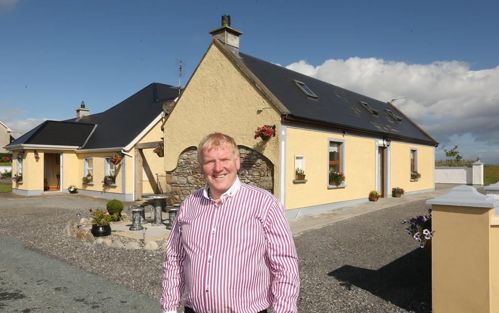 Beezies Self Catering Cottages Grange  Exteriör bild