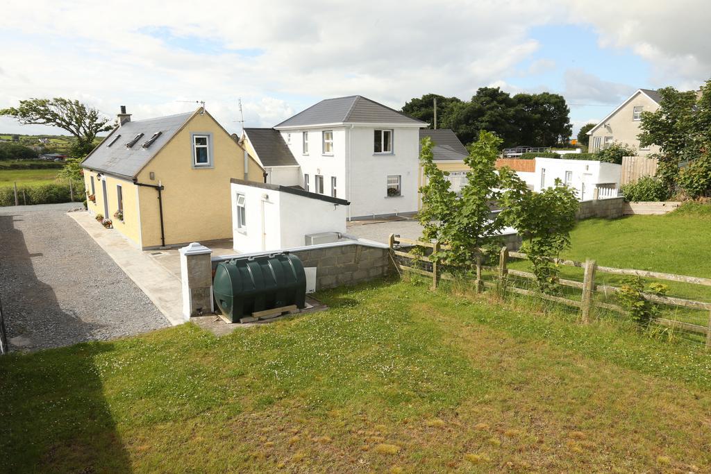 Beezies Self Catering Cottages Grange  Exteriör bild