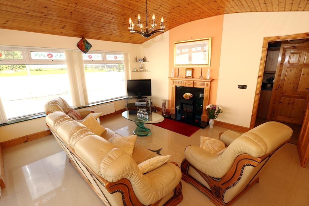 Beezies Self Catering Cottages Grange  Exteriör bild