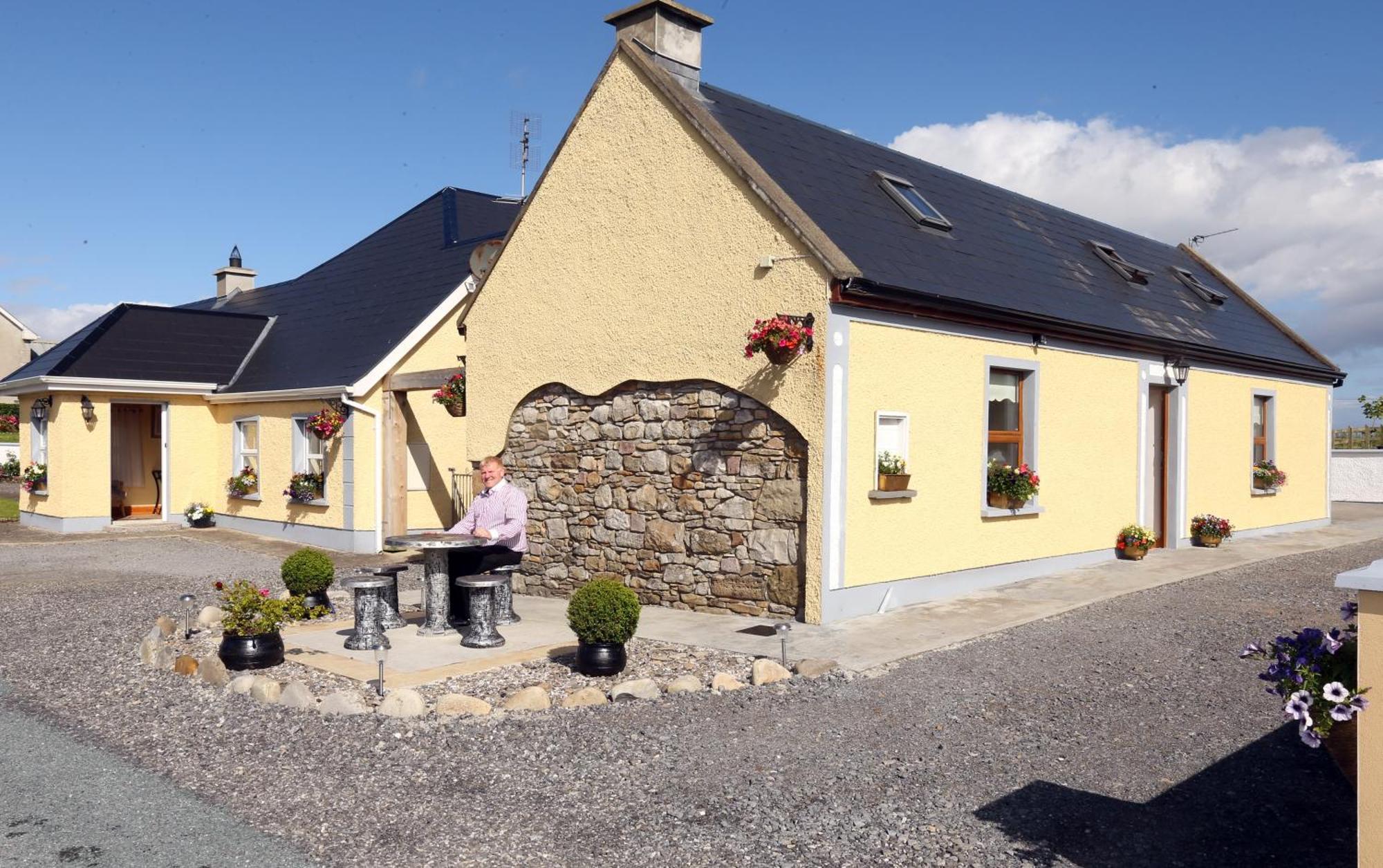 Beezies Self Catering Cottages Grange  Exteriör bild
