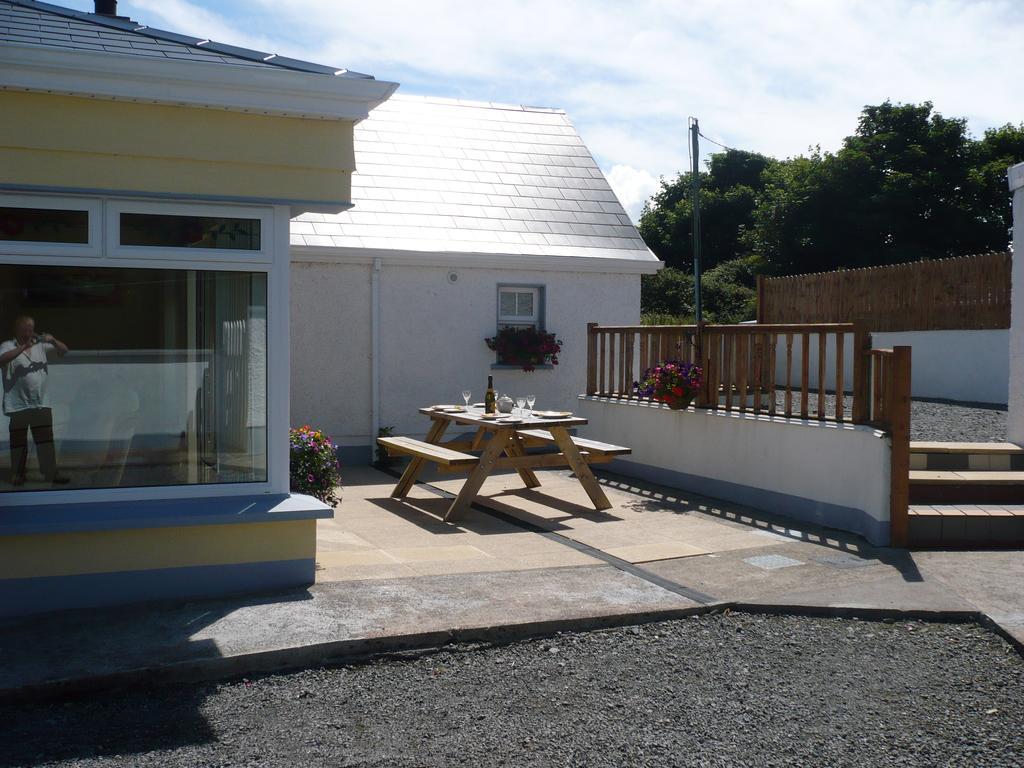 Beezies Self Catering Cottages Grange  Exteriör bild